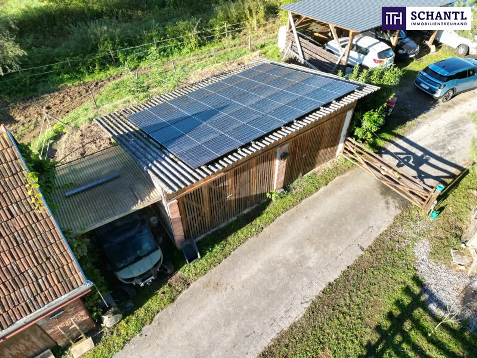 SENSATIONELLES JUWEL! Exklusiver Vierkanthof im Thermenland Steiermark – Wohnen, Reiten & Leben mit Pool und Natur!