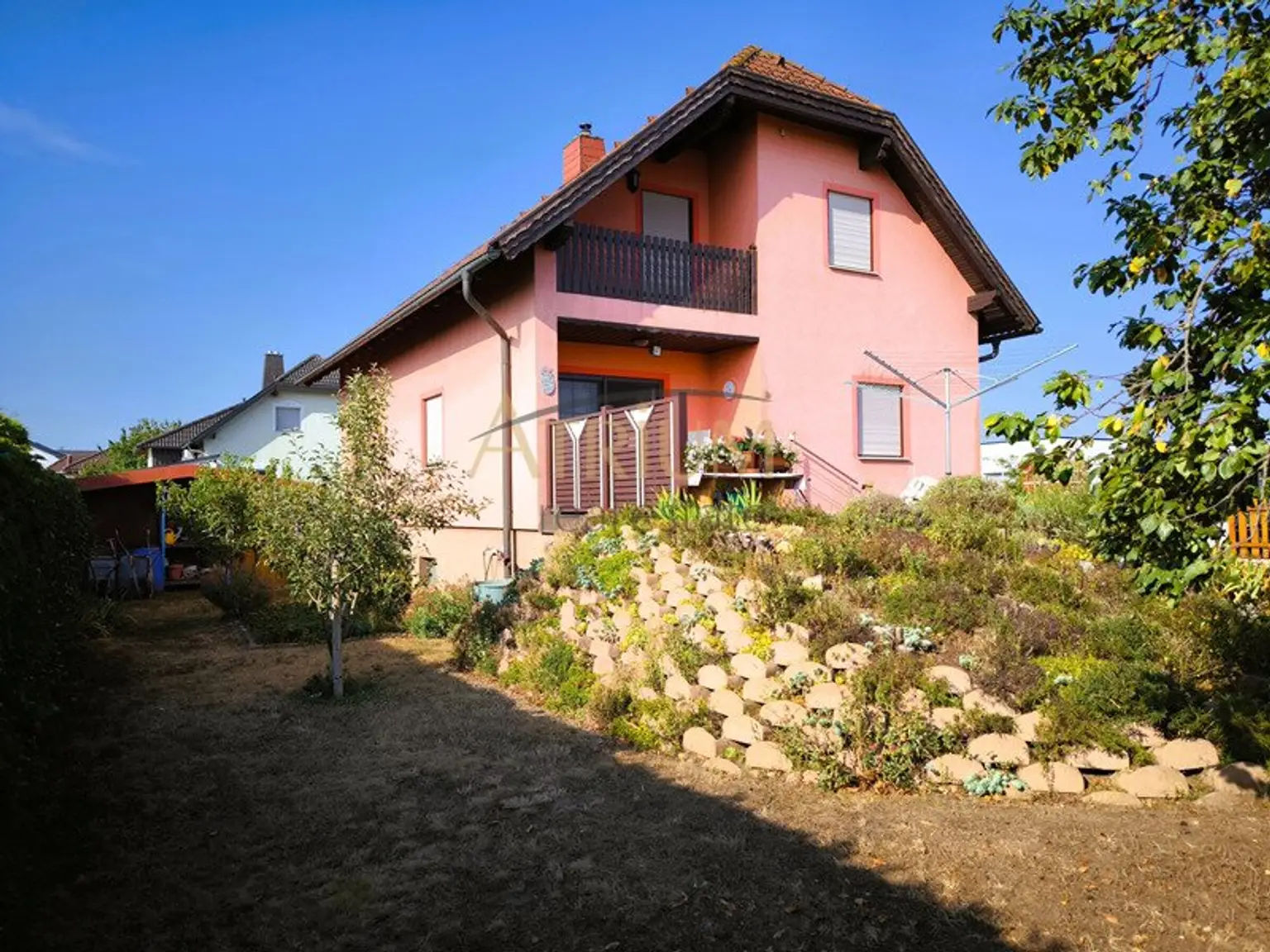 Traumhaus mit vielen Extras – sofort einziehen!
