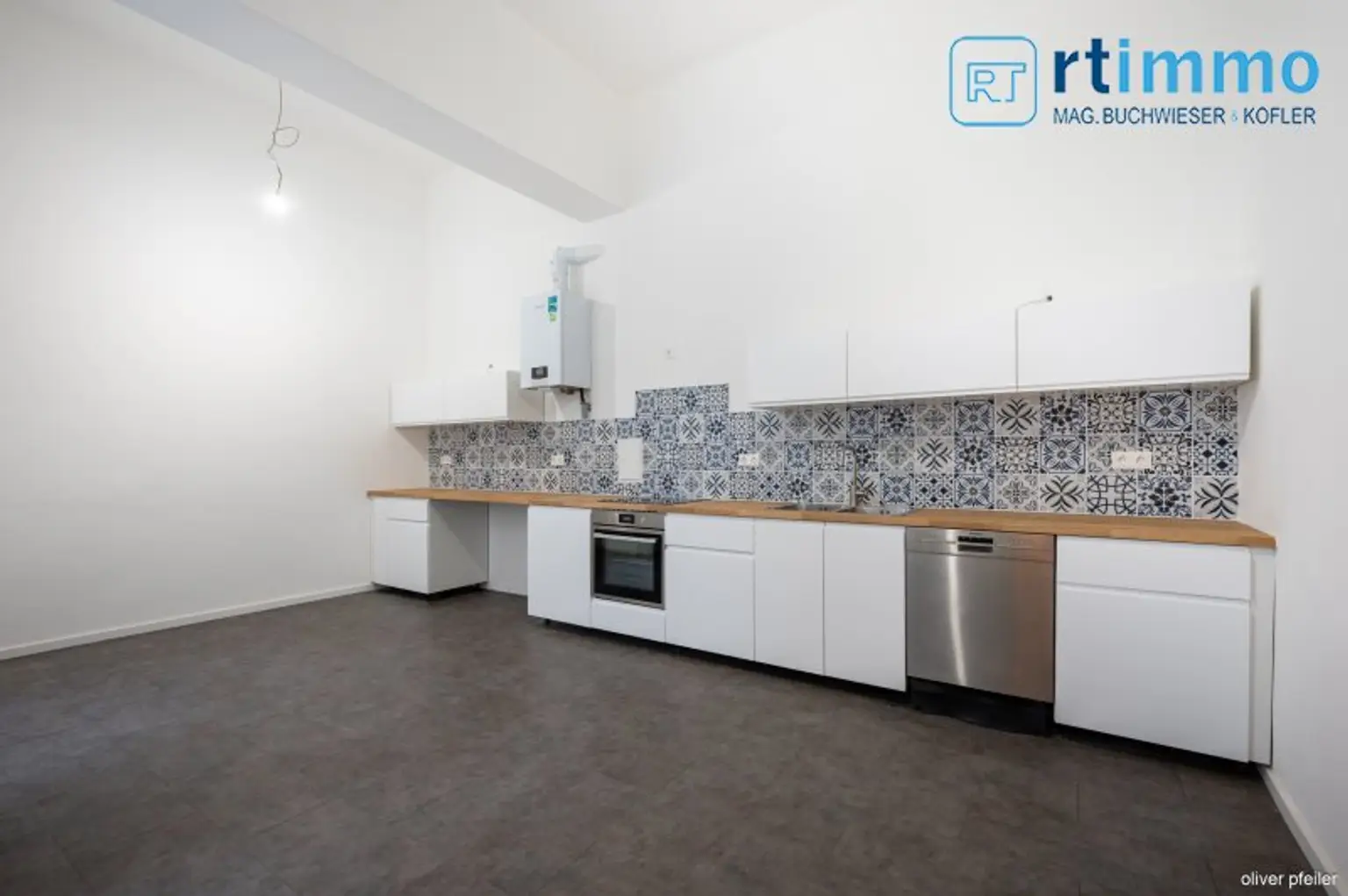 REPRÄSENTATIVE KLASSISCHE BEL ETAGE WOHNUNG IM BOTSCHAFTSVIERTEL