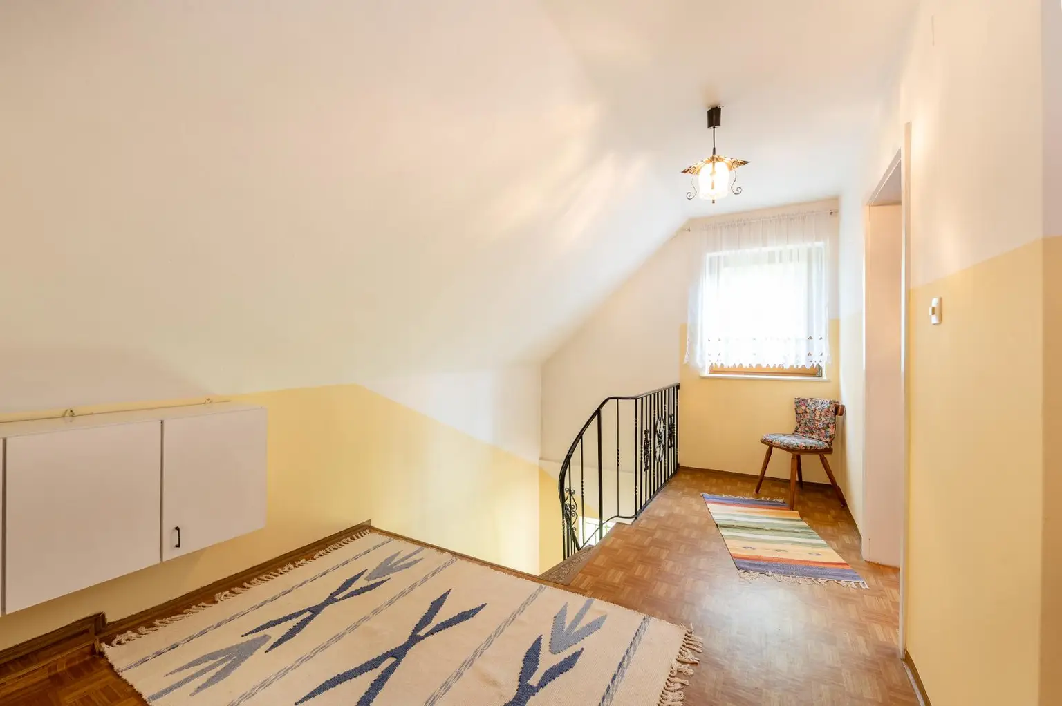 Einfamilienhaus mit großem Grundstück in sonniger Ruhelage