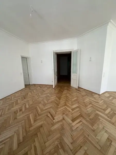 Perfekter Mix aus Wohn- und Arbeitsatmosphäre - 5 Zimmer - 183 m²