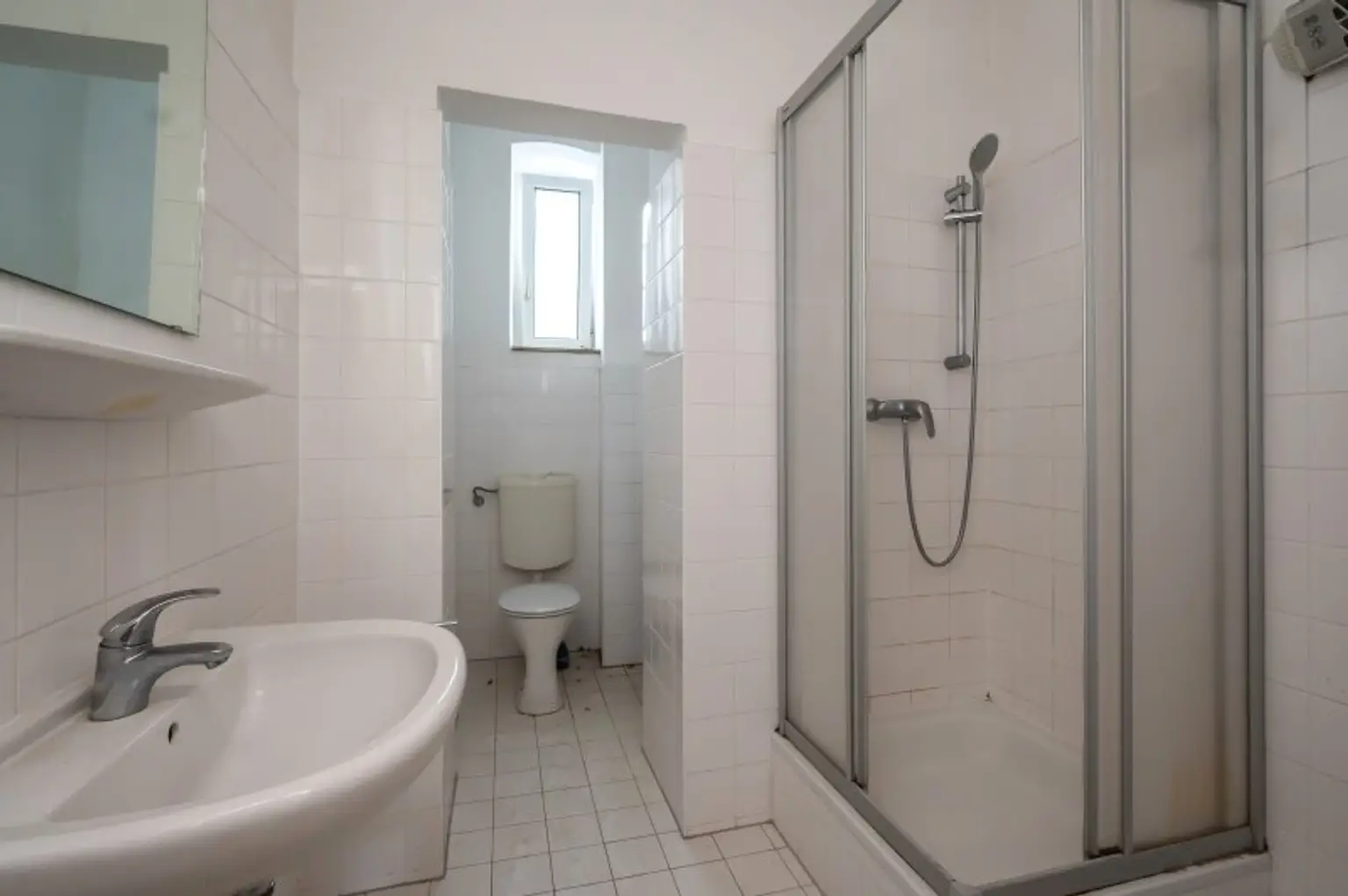 ++Fasangarten++ Altbau mit Potenzial – 2 Zimmer zum Sanieren