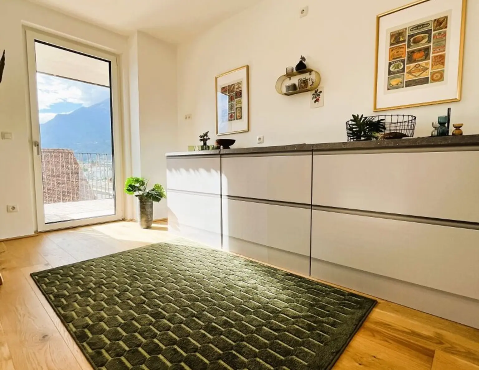 INNSBRUCK: NEUBAU-3-Zimmer-Wohnung mit 2 Balkonen ab sofort zu kaufen!