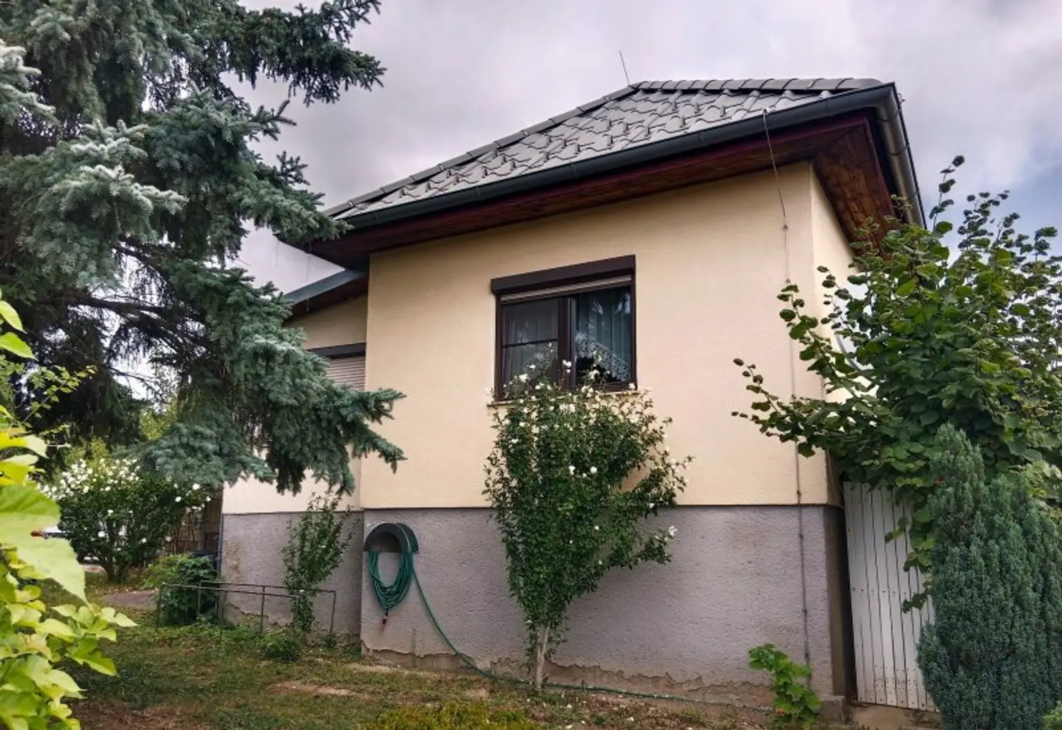 ***Das Mini-Haus mit einer Fläche von etwa 72 m² bietet ausreichend Platz für eine kleine Familie***