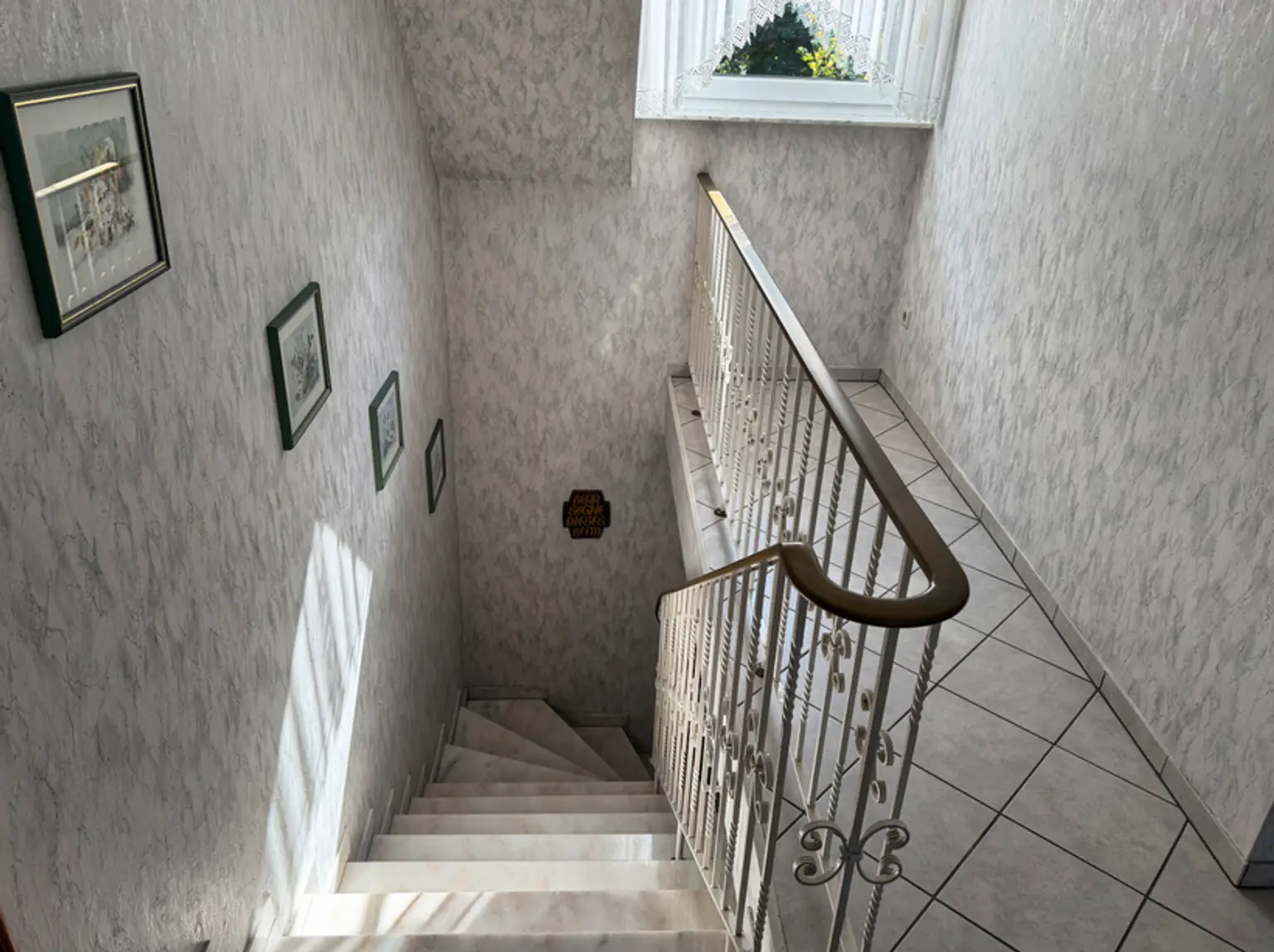 Mitten im Ort! Einfamilienhaus auf großzügigem Grundstück!