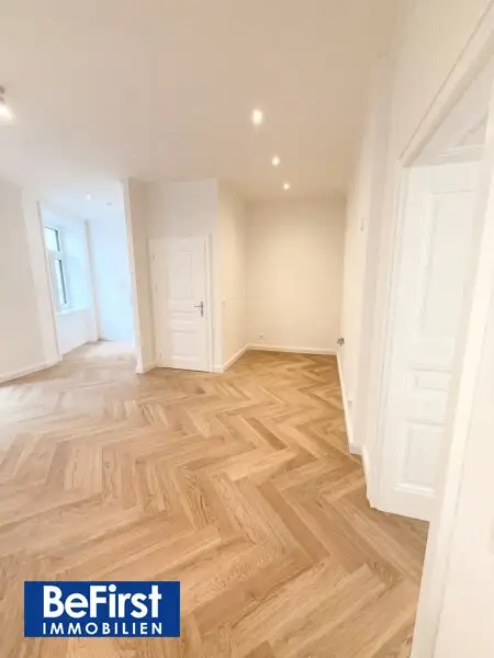 Exklusive top sanierte Terrassenwohnung im sanierten Stilaltbau