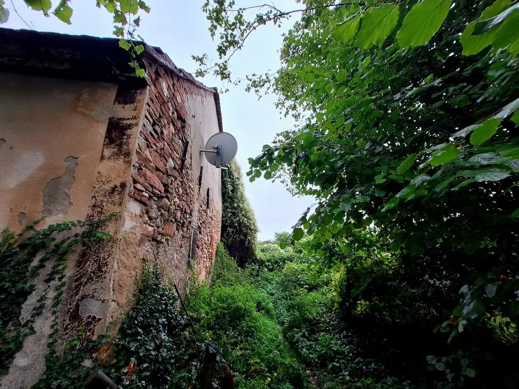 Ehemaliges Bauernhaus auf Bauland Agrargebiet