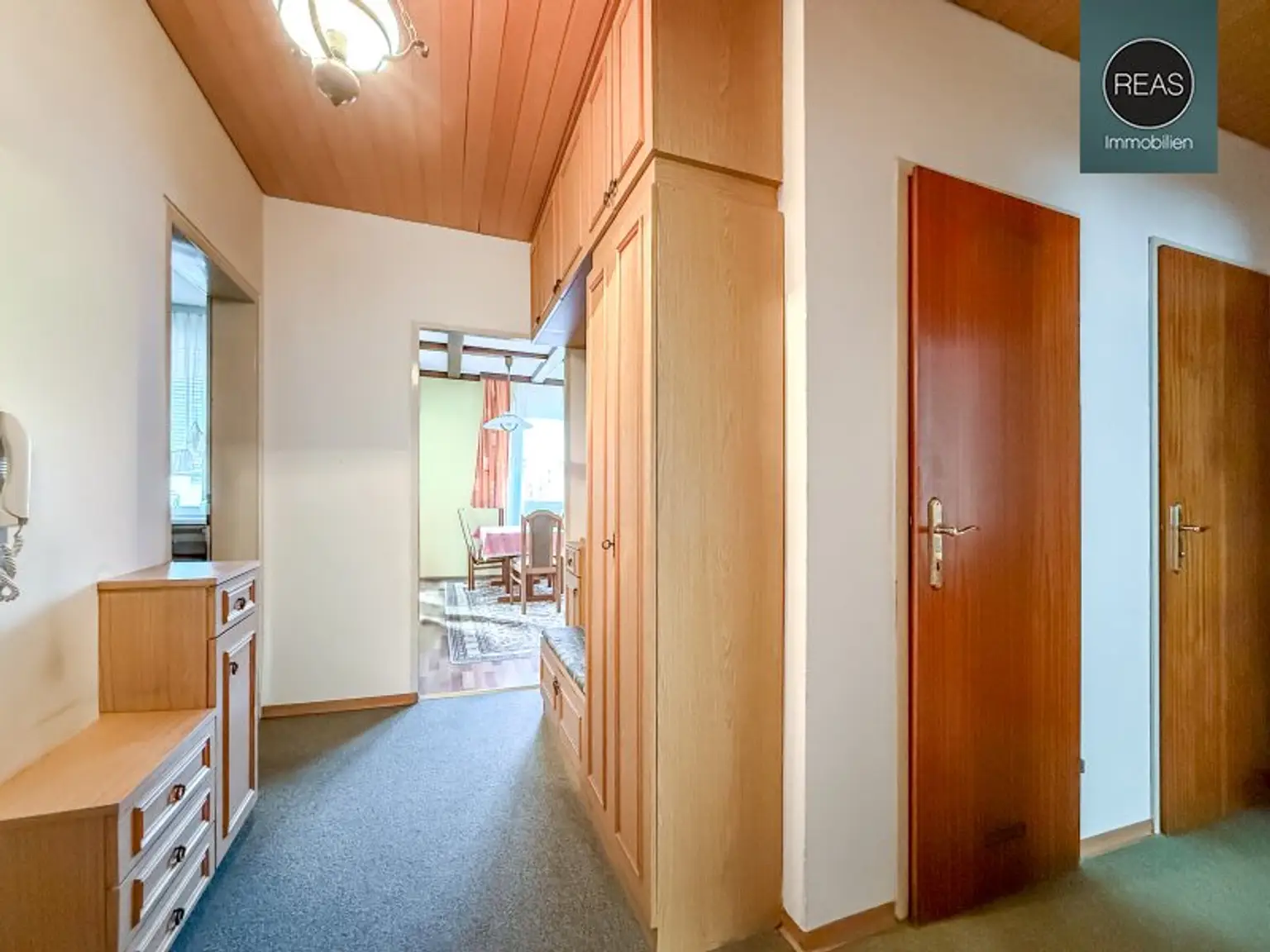 Gepflegte Wohnung mit Loggia in St. Valentin! Zentrumslage!