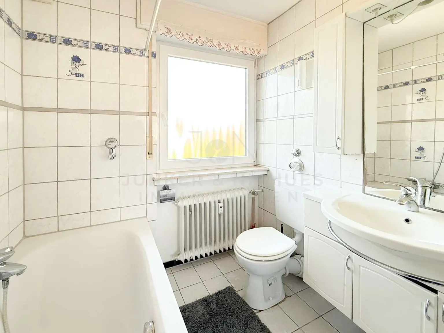 Bad mit Wanne