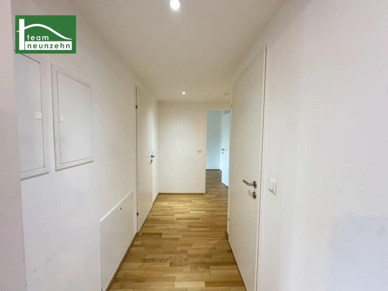 Klimatisierte Dachgeschoss-Wohnung mit Traumbad und Terrasse!