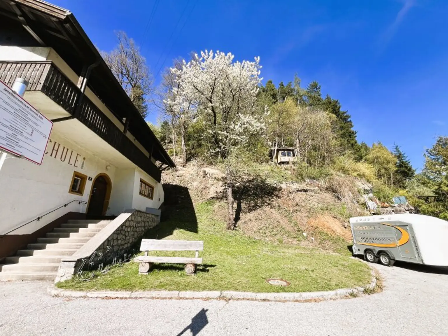 TRAUMLAGE: Sonniges Baugrundstück nahe Innsbruck im GRÜNEN - PERFEKT für die ganze FAMILIE!