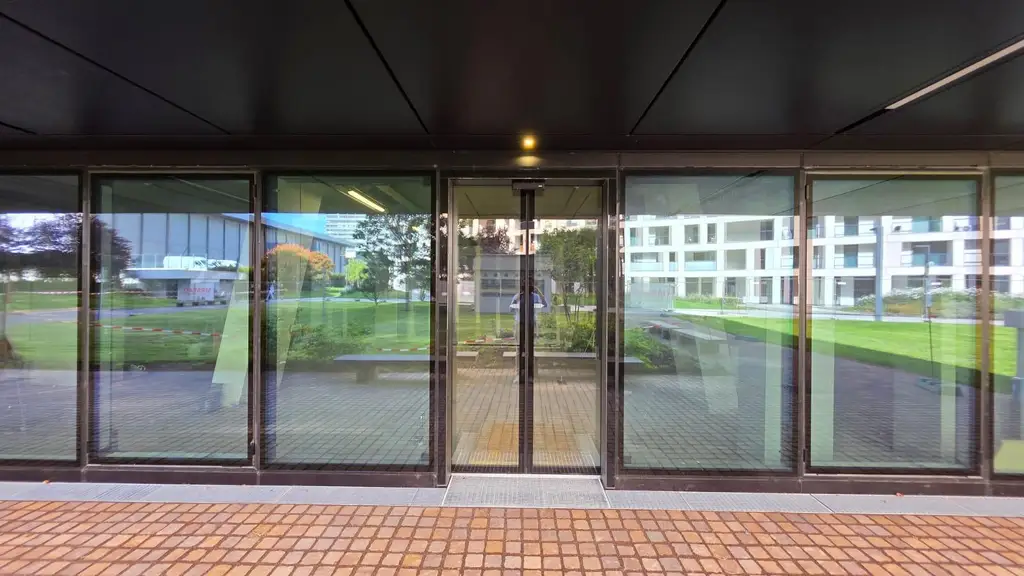 Büro- und Geschäftsfläche ++ Nähe U1 ++ ERSTBEZUG!!