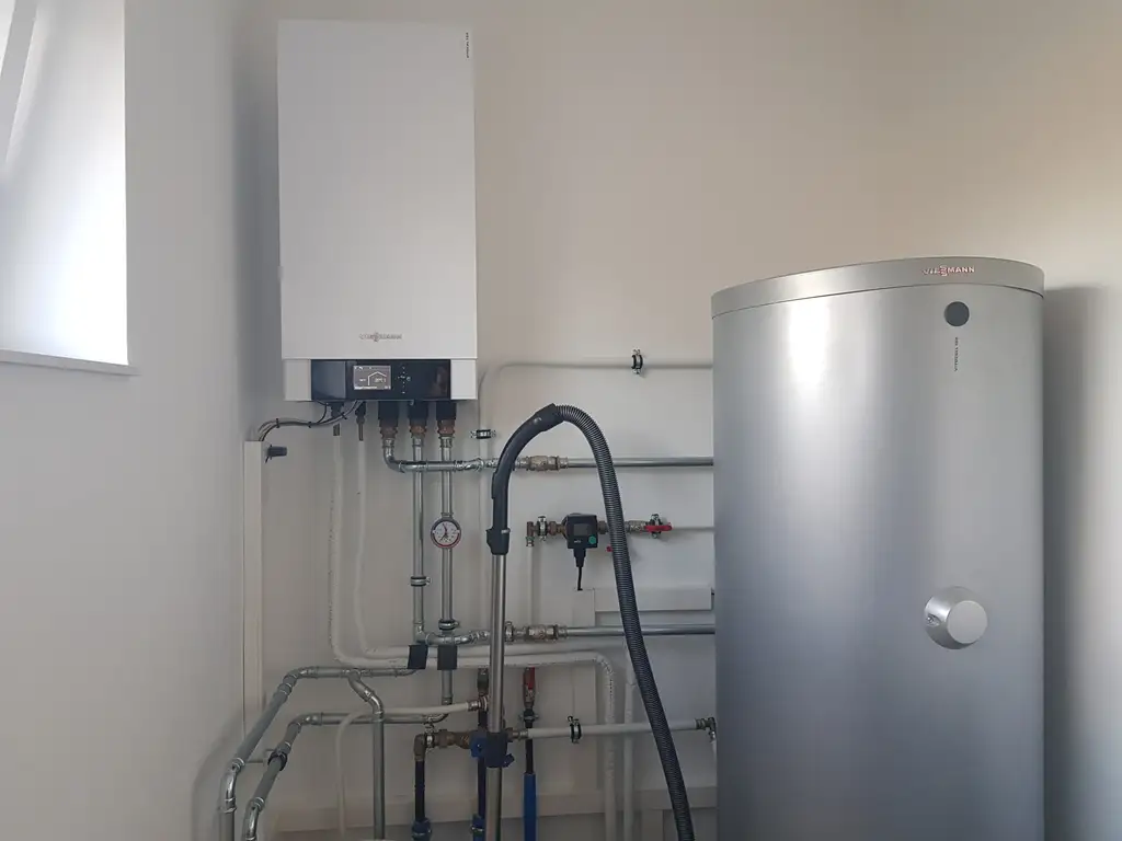 PERFEKTES, MODERNES, NEUES TRAUMHAUS IM ERSTBEZUG AM FELSER SEE