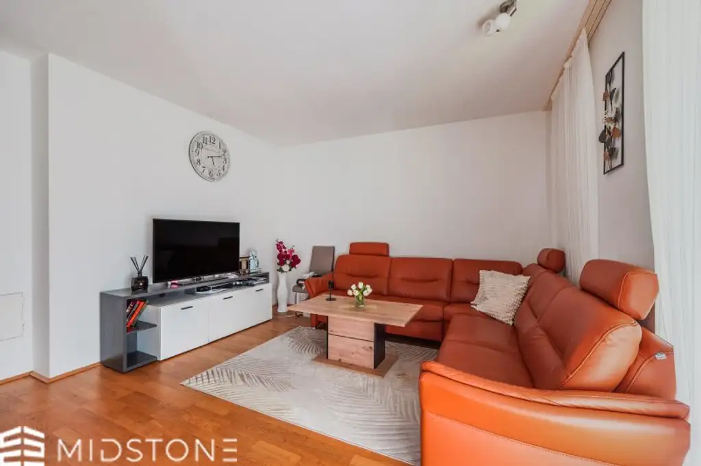 *Lichtdurchflutete Wohnung mit Wohlfühlcharakter* Stilvolles Wohnen mit Balkon und Top-Anbindung