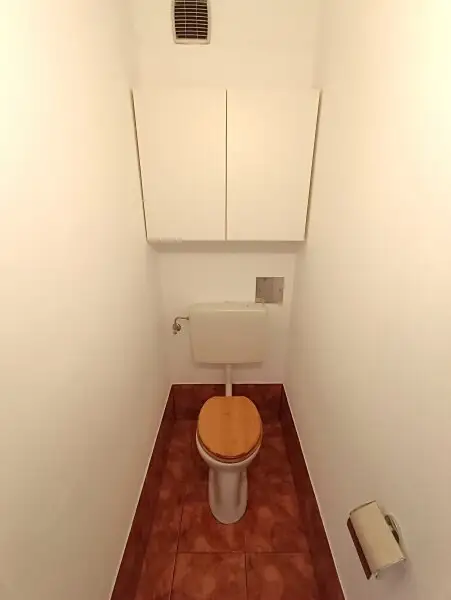 Sanierungsbedürftige 2-Zimmer Wohnung mit Loggia und idealer Verkehrsanbindung - Nähe U6 Dresdner Straße!