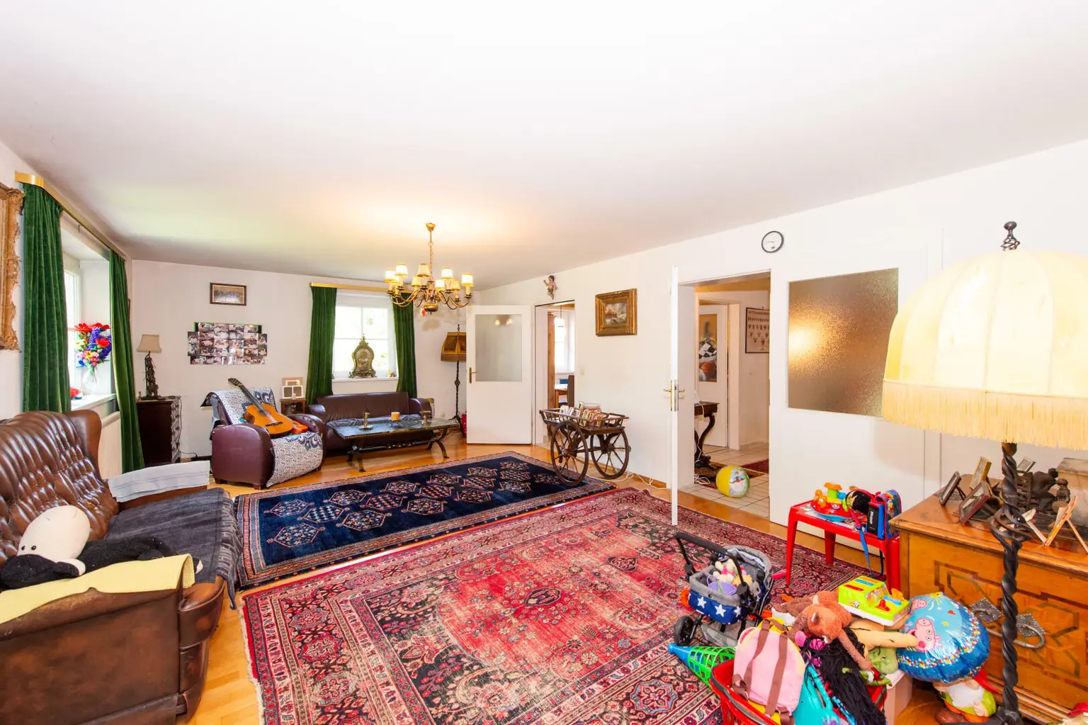 Exklusive Villa in bester Lage von Graz - privat, naturnah, perfekte Balance aus Komfort und Lebensqualität.