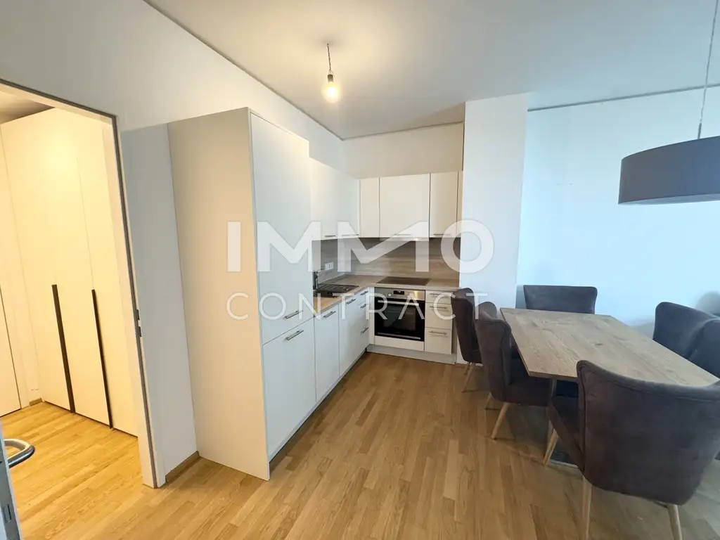 Möblierte 2 Zimmer Wohnung im TrIIIple Turm 1 - Pool am Dach - U3 Station um die Ecke!