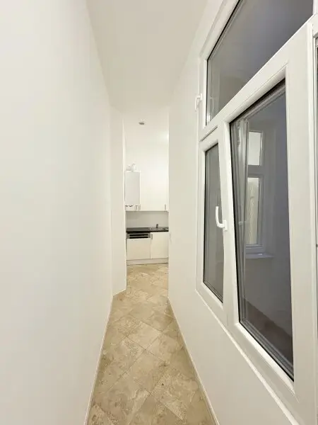 Großzügiges 3-Zimmer Altbaujuwel mit Nähe zur U4 Friedensbrücke! Zwei Badezimmer!