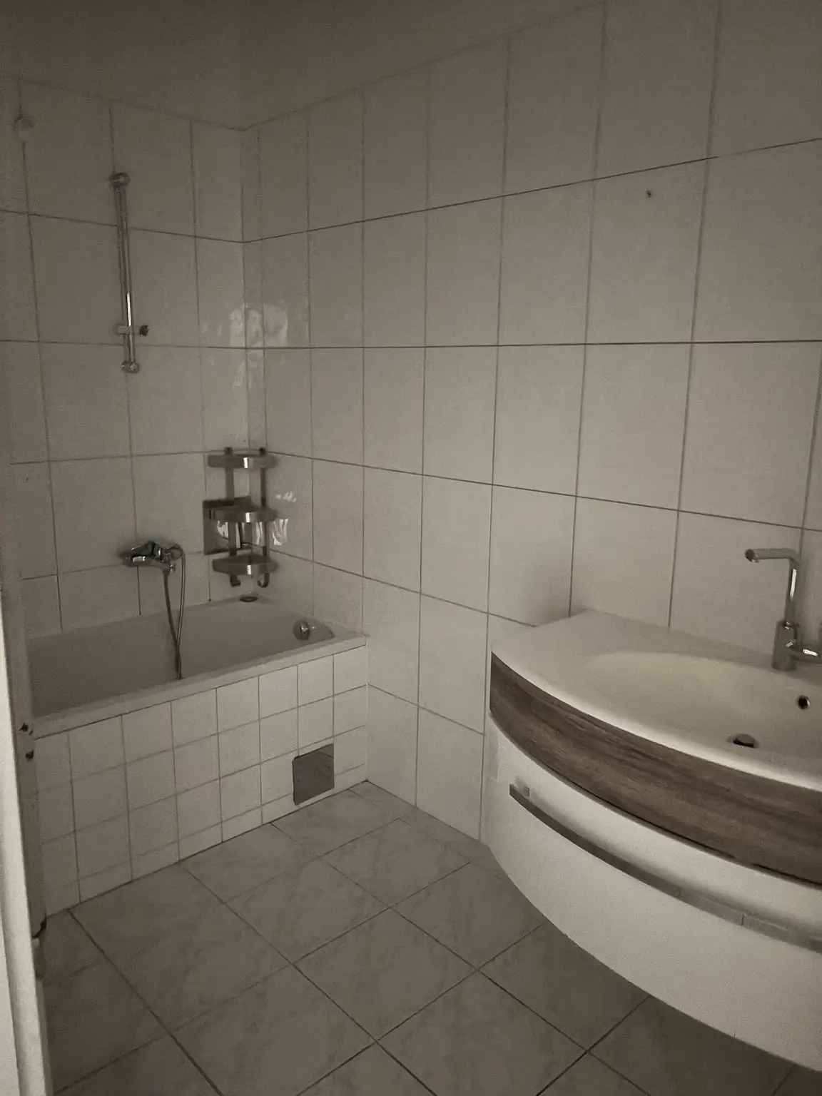 Großzügig geschnittene 3 Zimmer Wohnung in Toplage 1100 Wien Fussgängerzone !