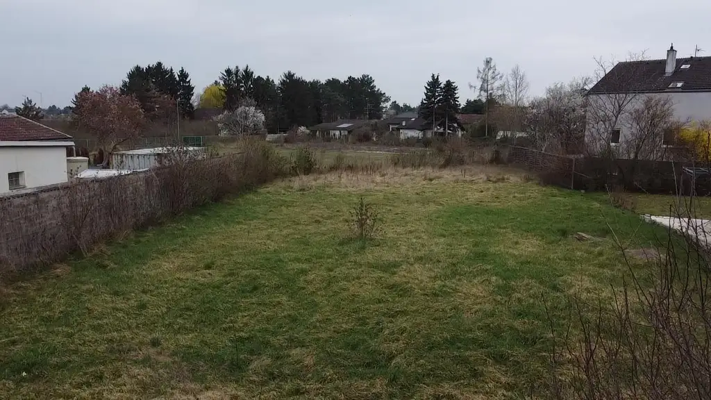 Ihr neues Baugrundstück - groß, eben, sonnig!