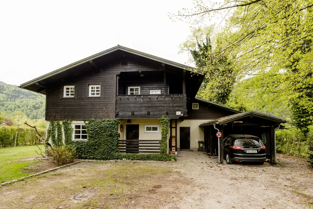Ihr Zuhause am Mondsee – charmanter Altbau auf großzügigem Sonnengrundstück
