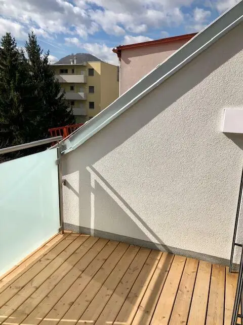 Geförderte 3-Zimmer Dachgeschoss-Wohnung mit Lift - Nähe FH ab 1.12.2025