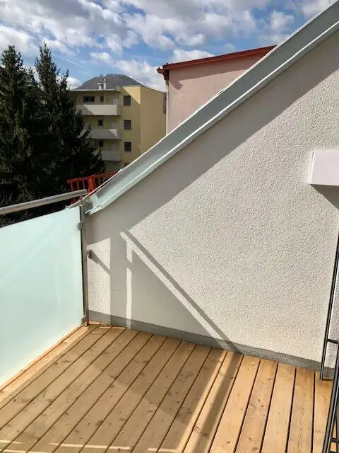 Geförderte 3-Zimmer Dachgeschoss-Wohnung mit Lift - Nähe FH ab 1.12.2025