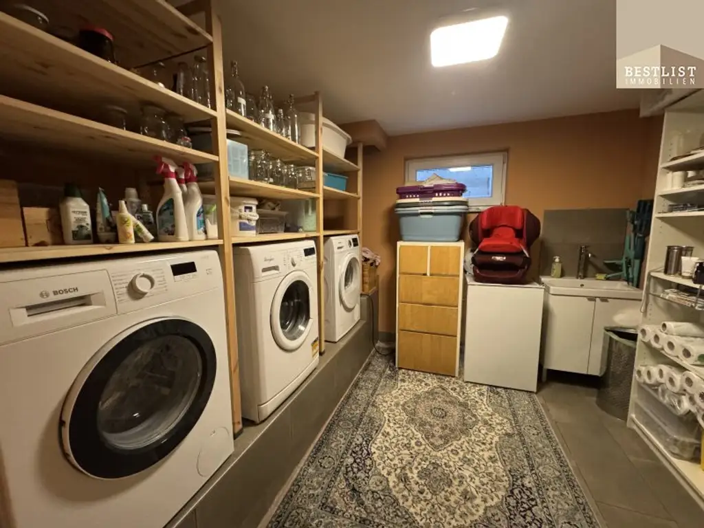 Aigen: Traumhaus mit Garten & Solaranlage
