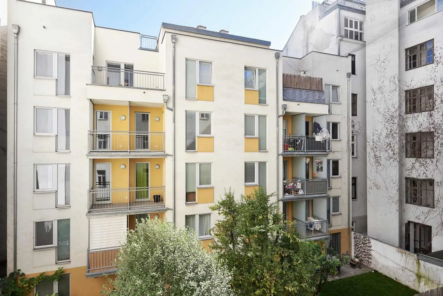 Unbefristet vermietete, moderne Altbaugarconniere in der Hollergasse