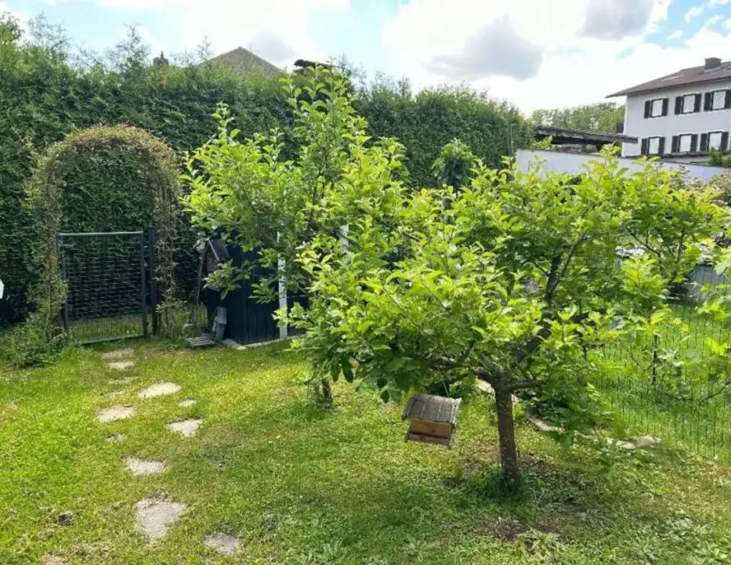 Familienidyll mit Garten