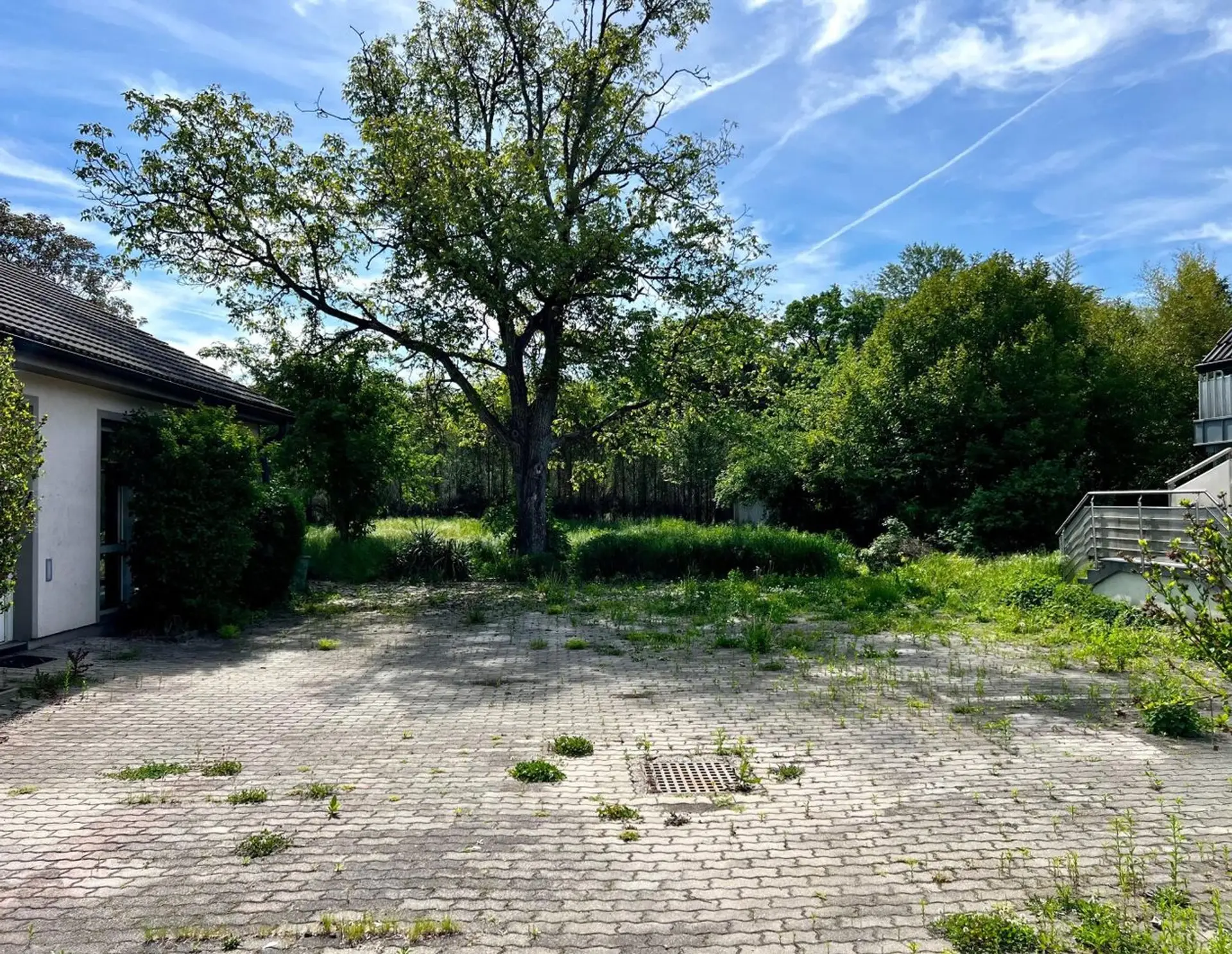 Einfamilienhaus mit Großem Nebengebäude auf 1.855M² - Absolute Ruhelage und Unverbaubarer Blick!