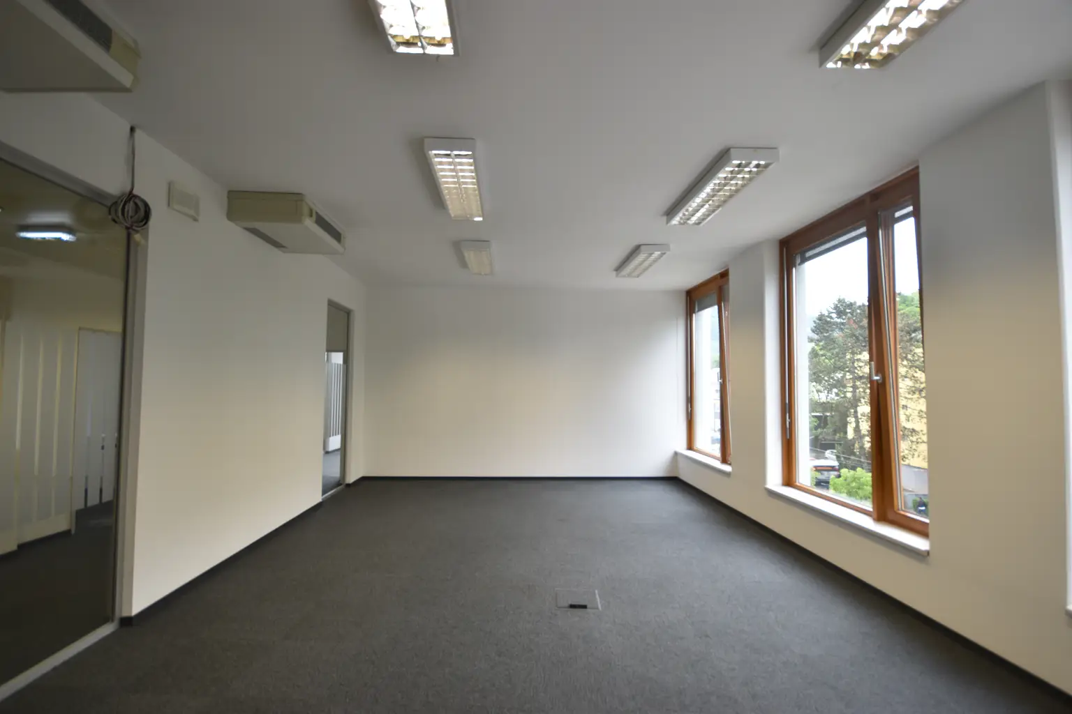 "SCHALLMOOS - Helle Büroetage im Business Boulevard"