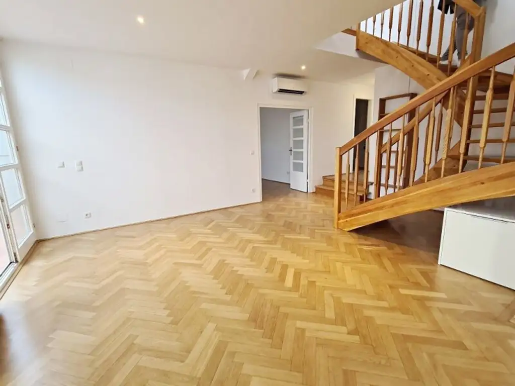 ZELINKAGASSE, DACHGESCHOSS, klimatisierte 157 m2 Maisonette mit 18 m2 Terrasse, 4 Zimmer, Küche, Wintergarten, 2 Bäder, Börse-Nähe
