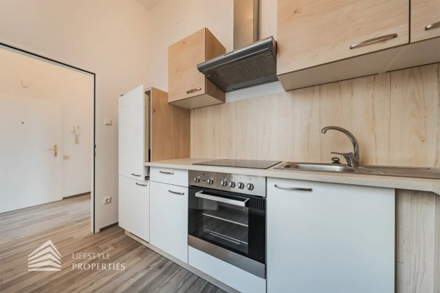 Helle 1-Zimmer Wohnung mit Terrasse in Krems an der Donau, Nähe Göglhaus