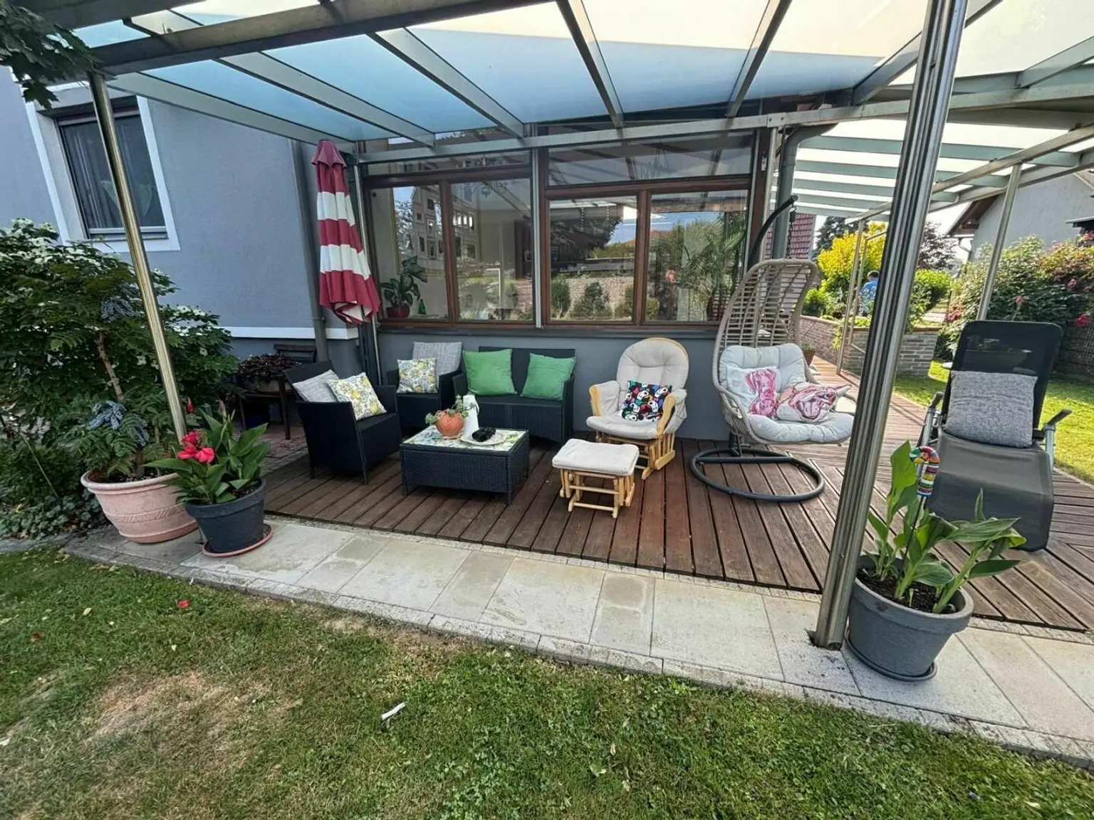 **RARITÄT**Einzigartiges Haus in BESTLAGE in unmittelbarer Nähe zur Therme**parkähnlicher Garten**Wintergarten**Nebengebäude mit Fitness**uvm ...!**