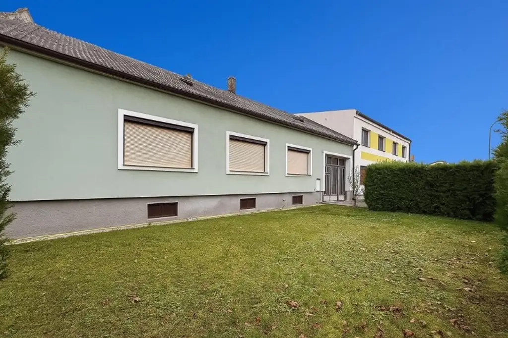 EINFAMILIENHAUS MIT VIEL POTENZIAL I GRÜNRUHELAGE I großzügiger Garten mit Swimming-Whirlpool I Infrarotkabine I Garage mit 3 Stellplätzen I Weinkeller