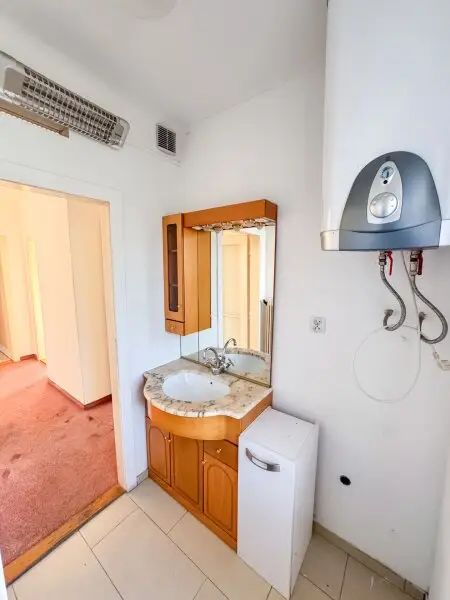 Einfamilienhaus mit 603 m2 Garten beim Auhof Center zu vermieten! Private oder gewerbliche Nutzung möglich! Arbeiterquartier!