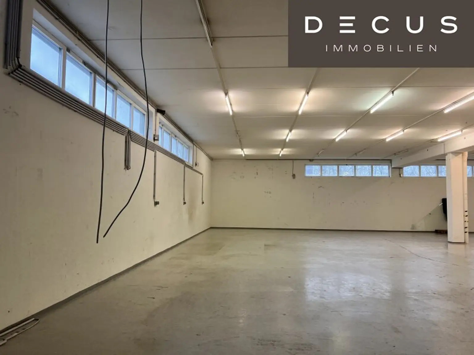 + + + BETRIEBSOBJEKT KNOTEN INZERSDORF + + + BÜRO und LAGER ca. 2.100 m² zzgl. Abstellfläche + + +