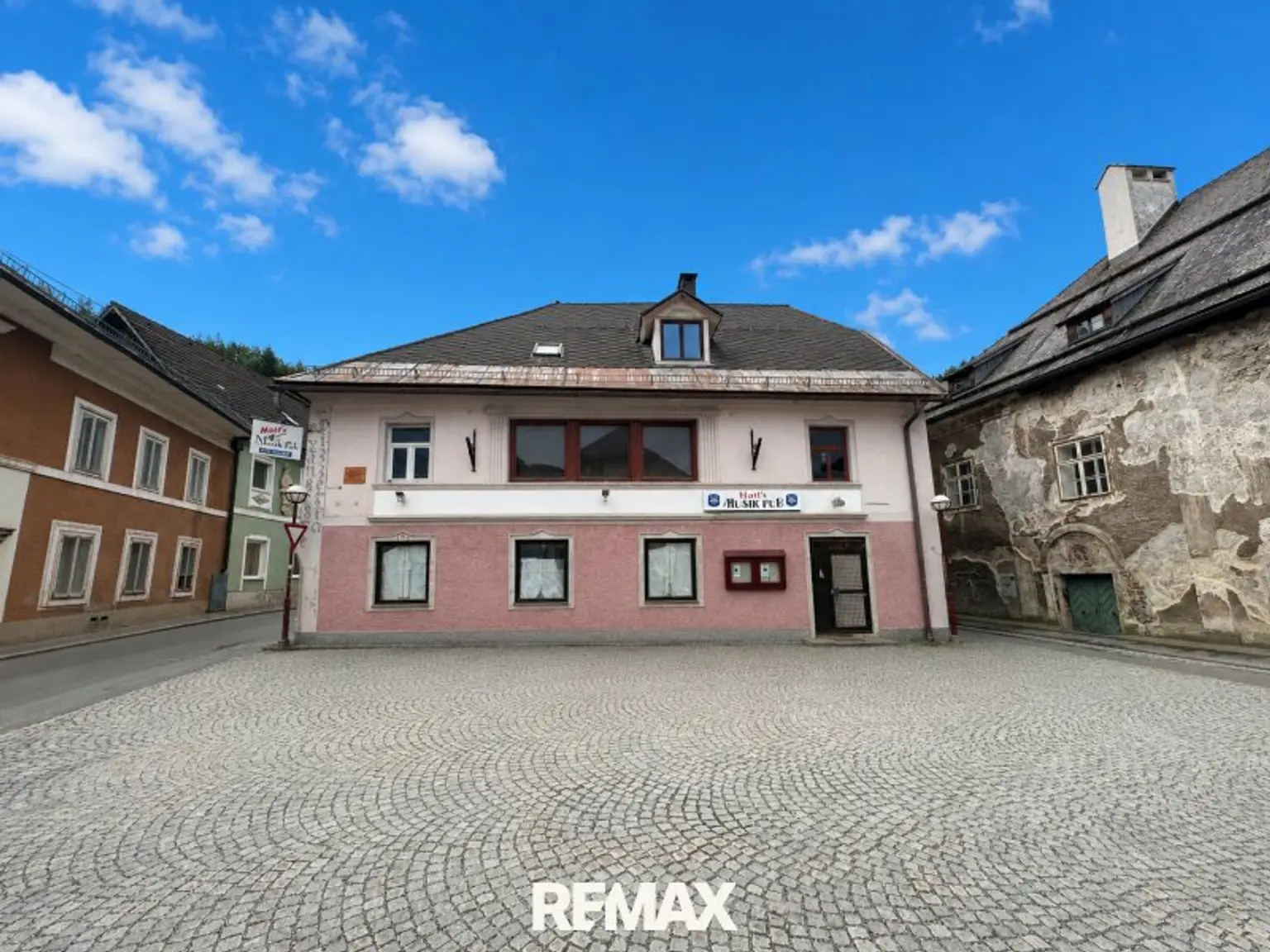 ***Mehrfamilienhaus mit Riesenpotential im Zentrum von Eisenerz***