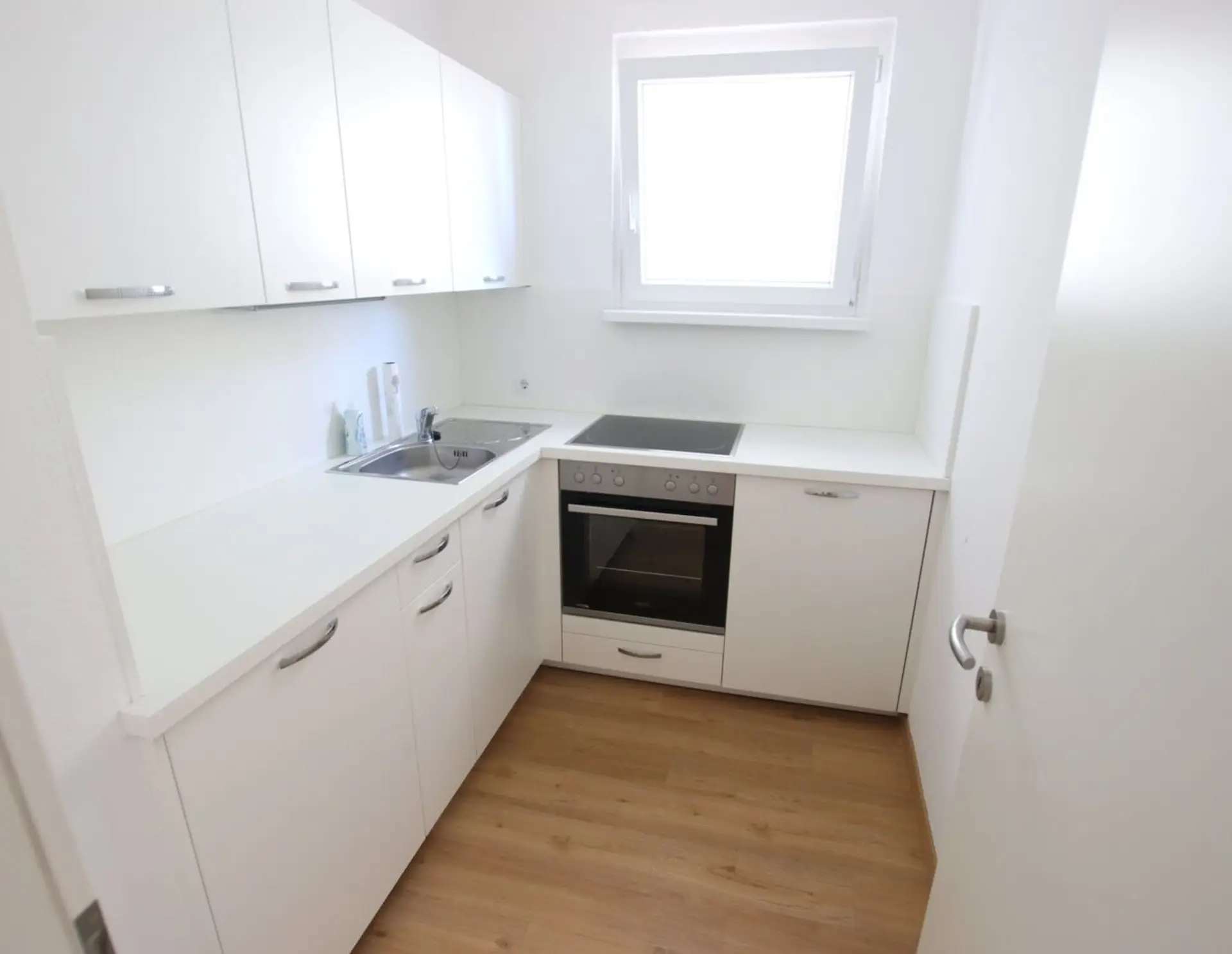 Schöne Sanierte 2 Zimmer Wohnung mit Loggia in Waidmannsdorf - Lodengasse