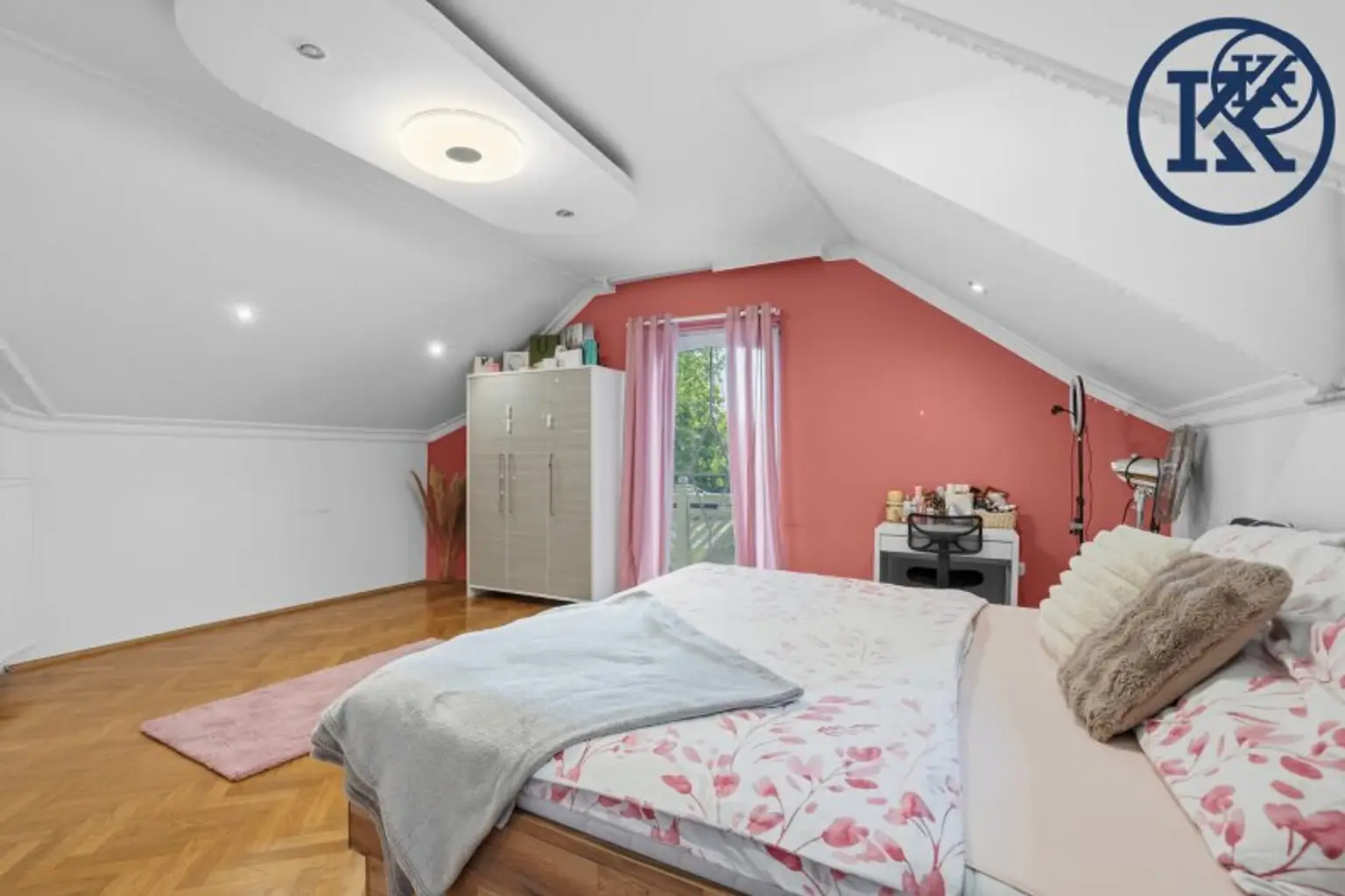 Schlafzimmer 5