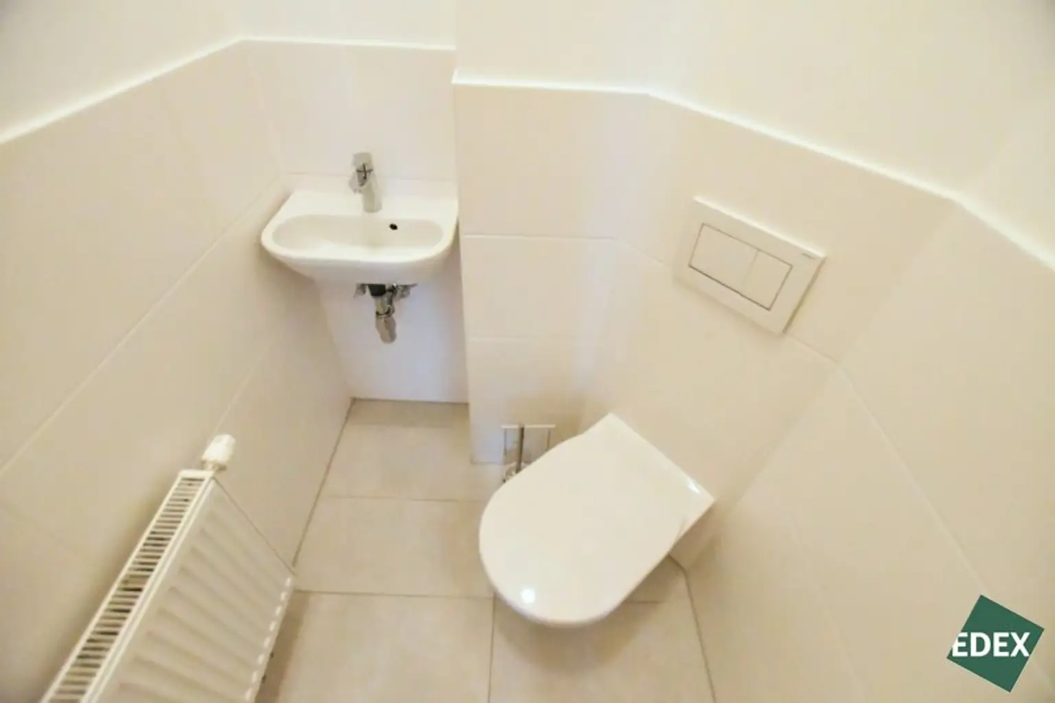 6-Zimmer Altbauwohnung mit Balkon und Klimaanlage in attraktiver Lage des 7. Bezirks