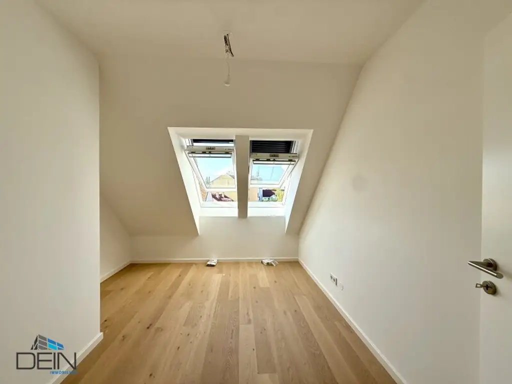 PROVISIONSFREI! EXKLUSIVE 3 ZIMMER DG-WOHNUNG MIT EINER KLEINEN TERRASSE IN STAMMERSDORF!