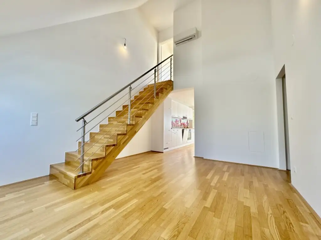 NEU! Wunderschöne Dachgeschoßwohnung mit 3 Zimmern plus großer Galerie!