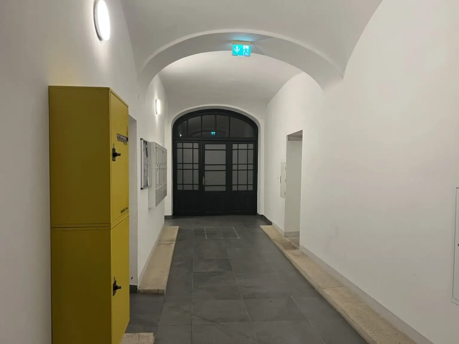 MODERNES DESIGN VOLLMÖBLIERT TRIFFT ALTBAU