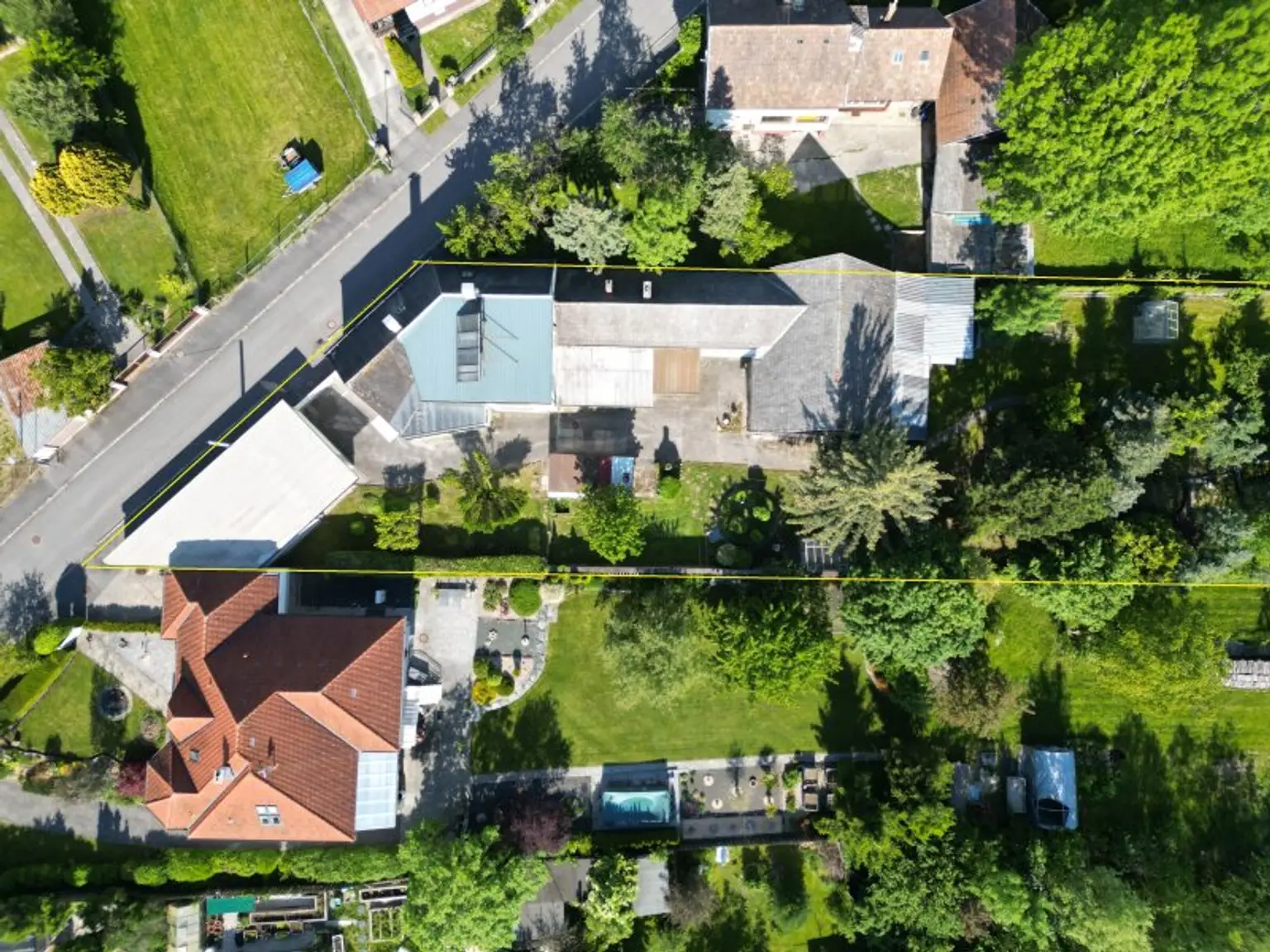 +++Charmantes Mehrfamilienhaus mit weitläufigem Naturgarten und vielseitigen Nutzungsmöglichkeiten!+++