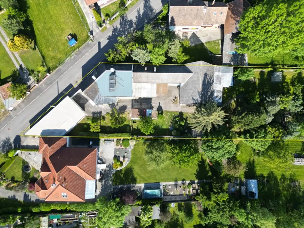 +++Charmantes Mehrfamilienhaus mit weitläufigem Naturgarten und vielseitigen Nutzungsmöglichkeiten!+++