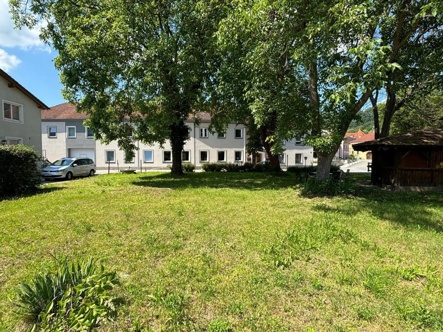 Gastgarten mit Ausschank - Hütte