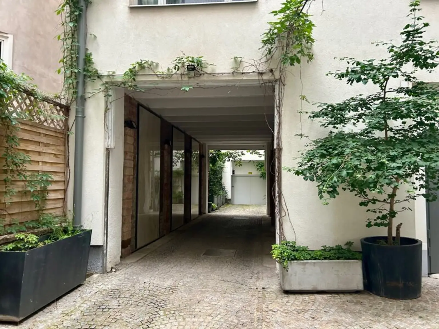 Helle, großzügige Wohnung eines stilvoll sanierten Altbauhauses – Ihr neues Zuhause in 1120 Wien!