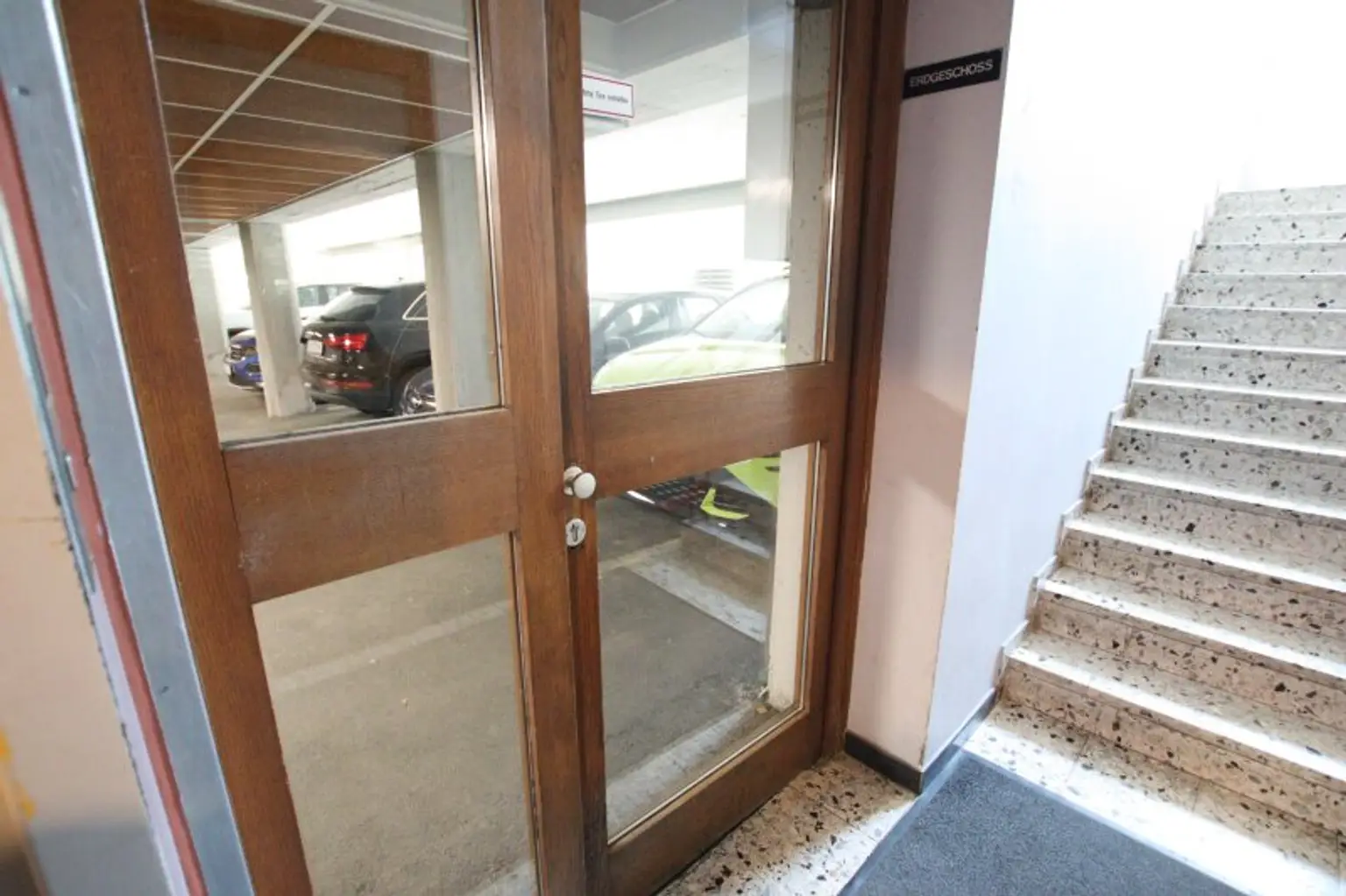 Kernsanierte und schöne 2 Zi Wohnung im 5. und letzten OG mit Garage in Klagenfurt - Karl-Landsteiner-Gasse